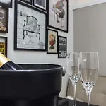 STUDIO ACONCHEGANTE à 3 min da praia de copa!